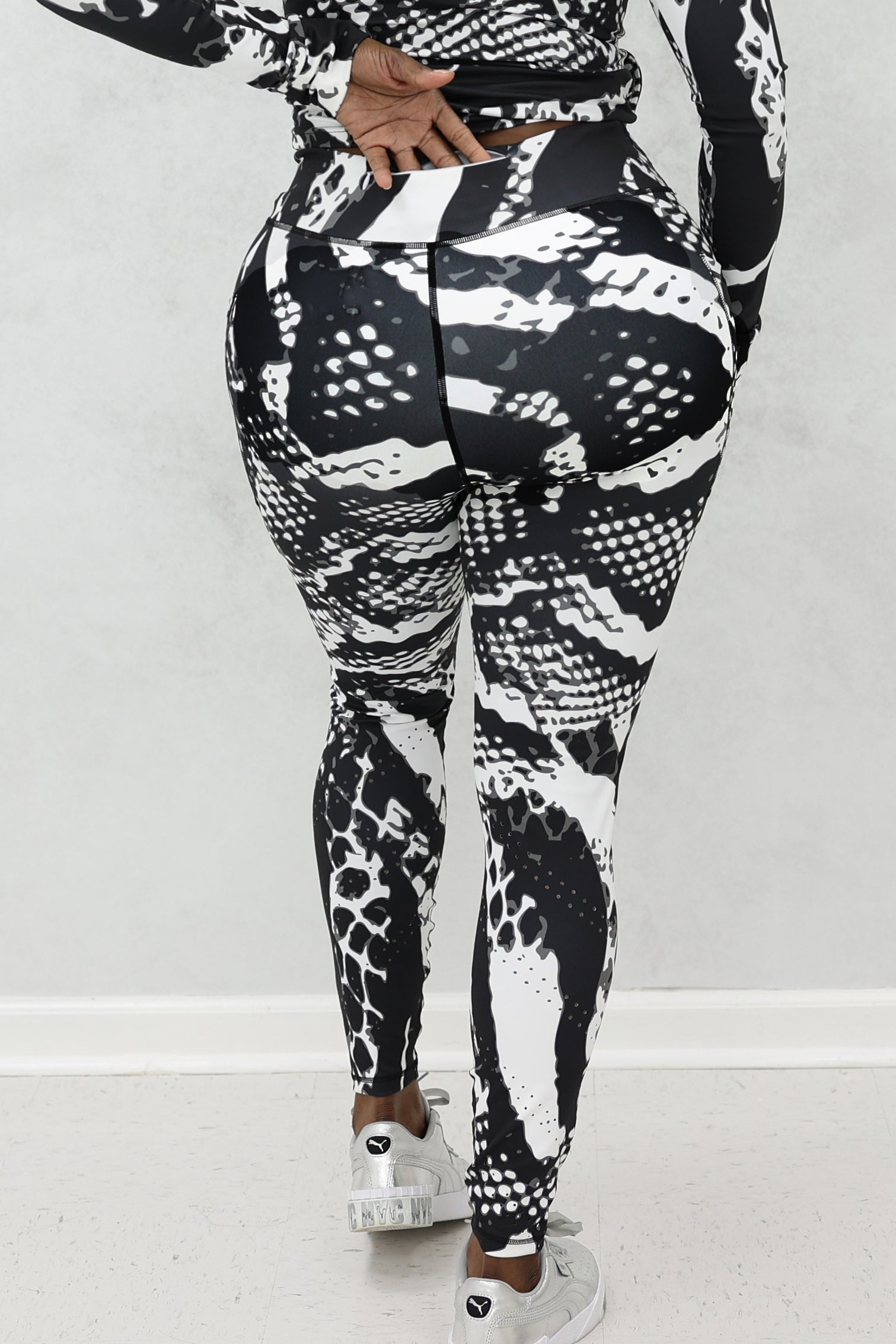 DOMYOS Energy Women's Fitness Leggings - Black/White Print : Amazon.in:  Clothing & Accessories